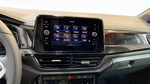 Volkswagen T-Roc 10 of 13