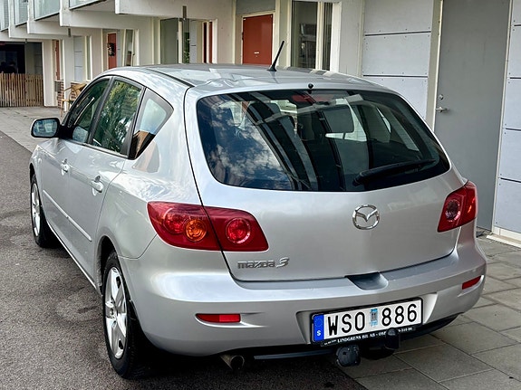 Mazda 3 4 of 6
