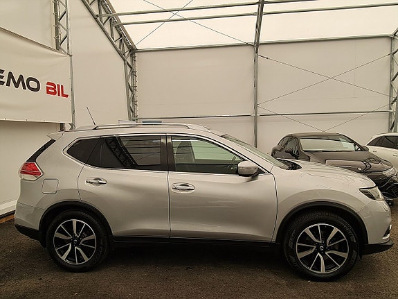Nissan X-Trail 2 of 5