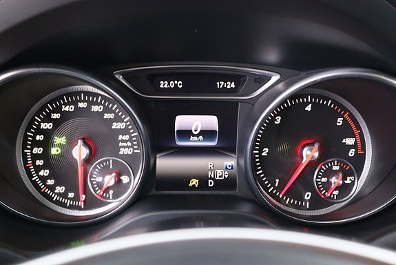 Mercedes-Benz CLA220 d 15 of 22