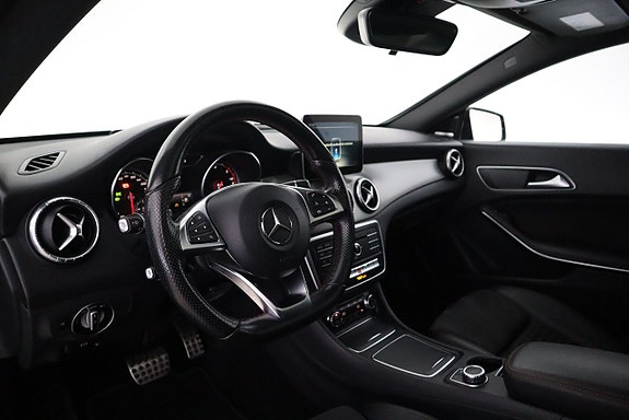 Mercedes-Benz CLA220 d 10 of 22