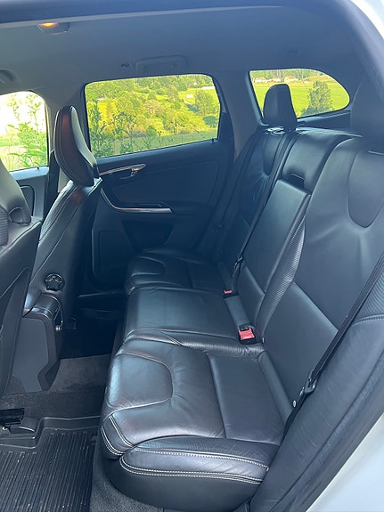 Volvo XC60 3 of 5