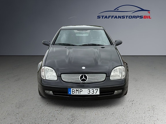 Mercedes-Benz SLK200 2 of 13