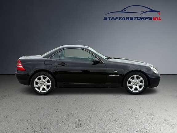 Mercedes-Benz SLK200 4 of 13