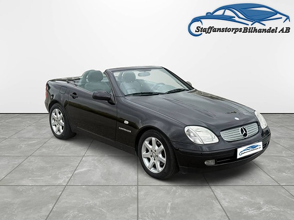 Mercedes-Benz SLK200 2 of 5