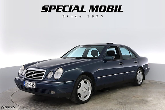 Mercedes-Benz E320 6 of 30