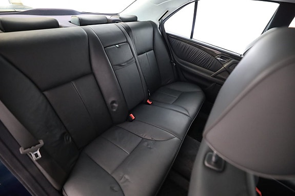 Mercedes-Benz E320 21 of 30
