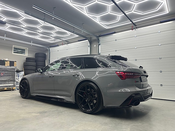 Audi RS6 3 of 5