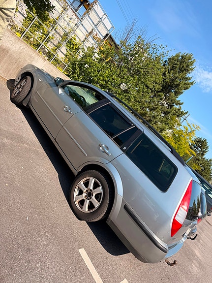 Ford Mondeo 4 of 5