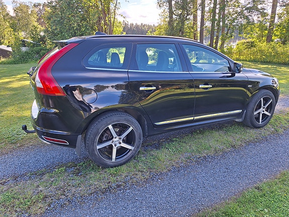Volvo XC60 4 of 5