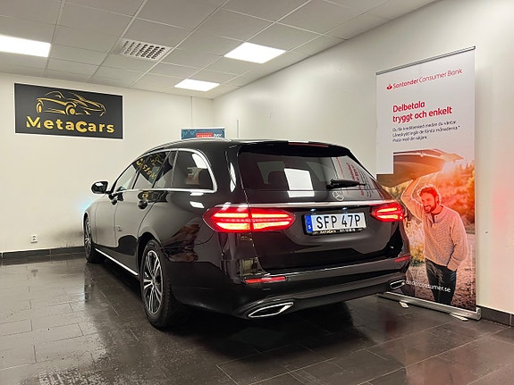 Mercedes-Benz E220 5 of 30