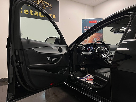 Mercedes-Benz E220 7 of 30