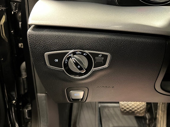 Mercedes-Benz E220 27 of 30