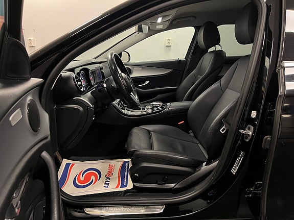 Mercedes-Benz E220 9 of 30