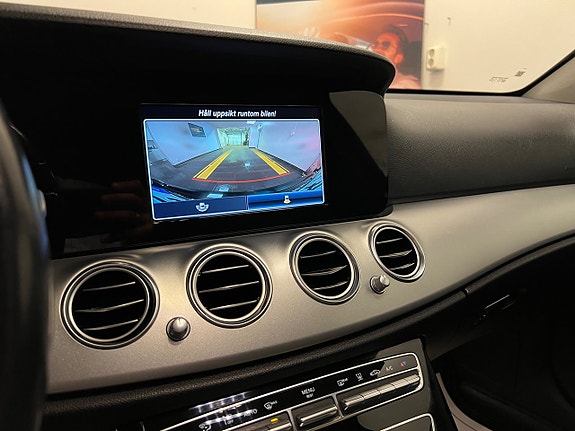 Mercedes-Benz E220 19 of 30