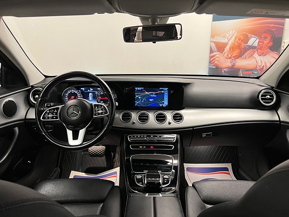 Mercedes-Benz E220 14 of 30