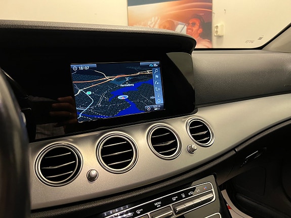 Mercedes-Benz E220 20 of 30