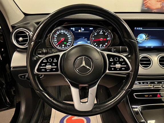 Mercedes-Benz E220 22 of 30