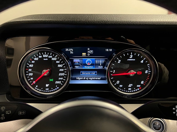 Mercedes-Benz E220 25 of 30