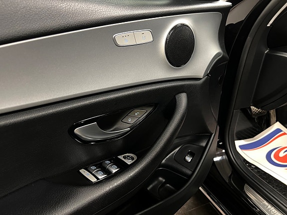 Mercedes-Benz E220 8 of 30