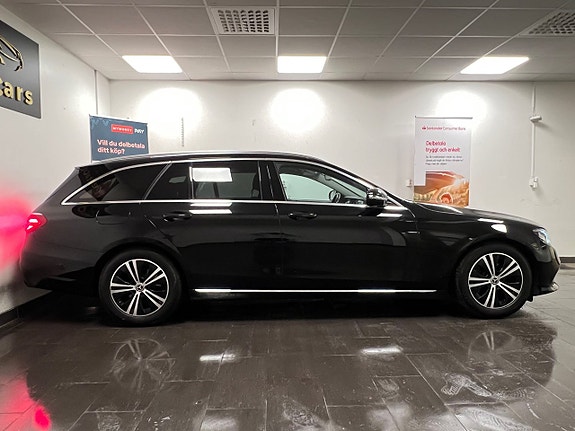 Mercedes-Benz E220 3 of 30