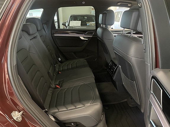 Volkswagen Touareg 9 of 24