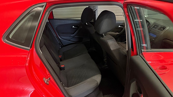 Volkswagen Polo 14 of 23