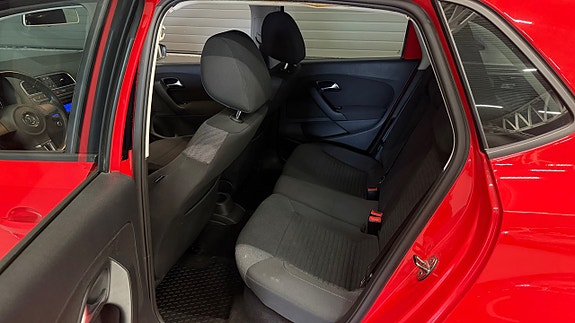 Volkswagen Polo 13 of 23