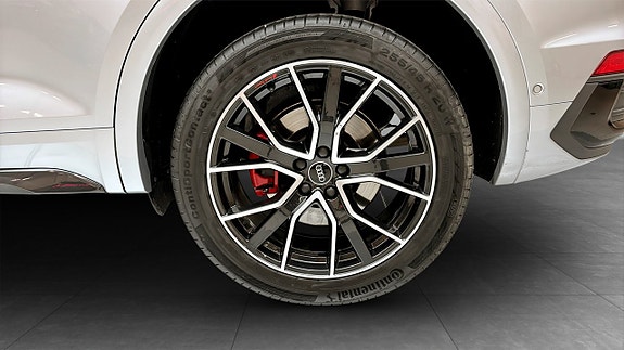 Audi Q5 6 of 16