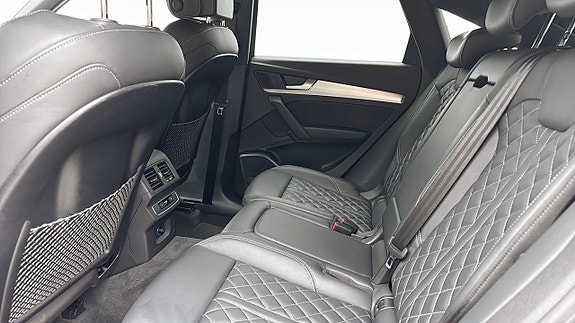 Audi Q5 11 of 16
