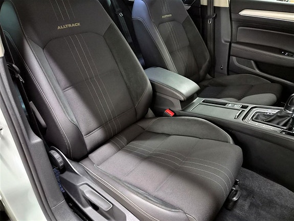Volkswagen Passat Alltrack 18 of 28