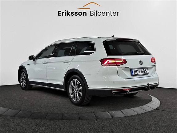 Volkswagen Passat Alltrack 4 of 28