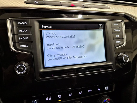 Volkswagen Passat Alltrack 22 of 28