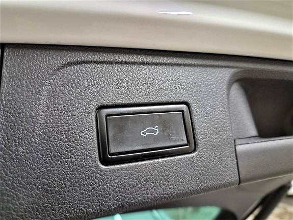 Volkswagen Passat Alltrack 25 of 28