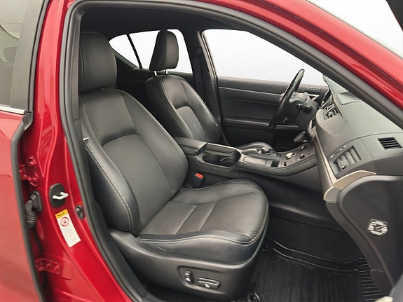 Lexus CT200h 25 of 30