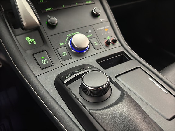 Lexus CT200h 23 of 30
