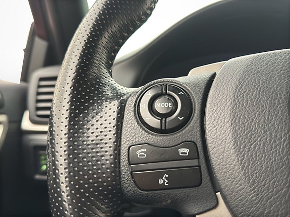 Lexus CT200h 14 of 30
