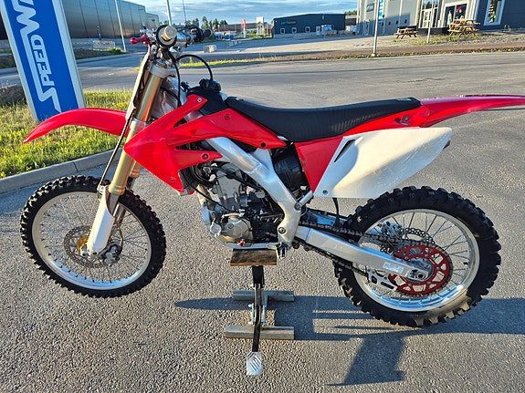 Honda 250 r 2 of 4