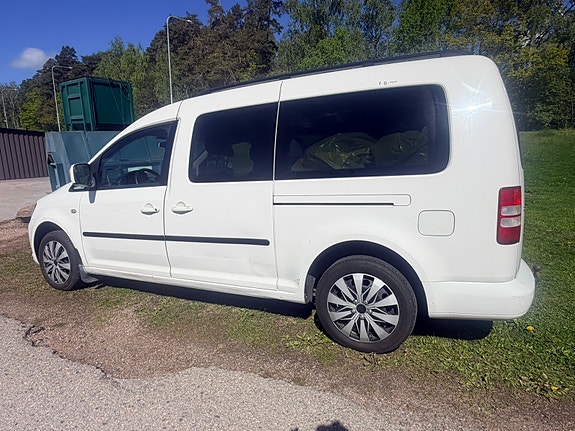 Volkswagen Caddy Maxi 2 of 5