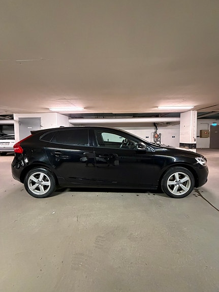 Volvo V40 6 of 14