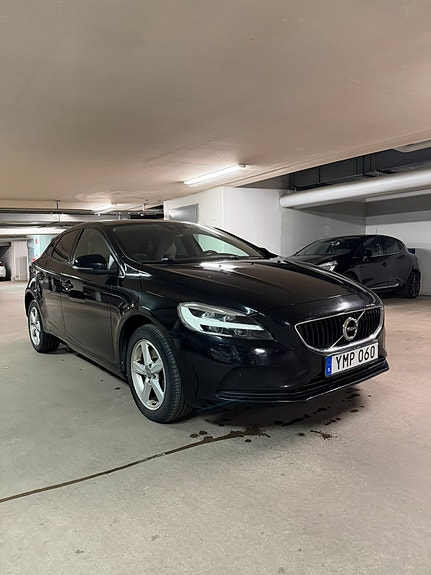 Volvo V40 7 of 14