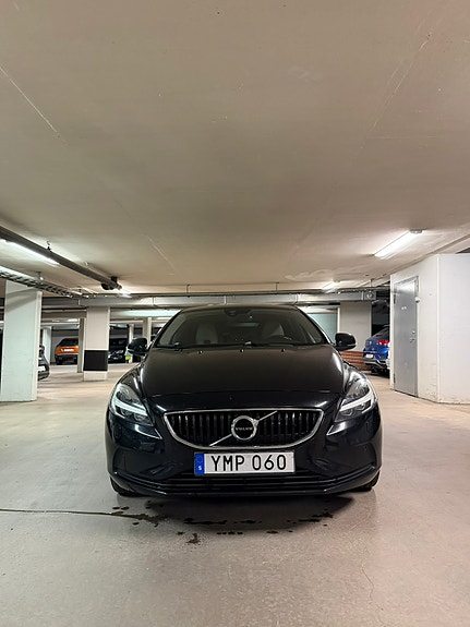 Volvo V40 8 of 14