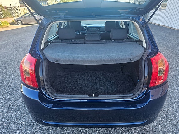 Toyota Corolla 7 of 16