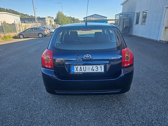 Toyota Corolla 4 of 16