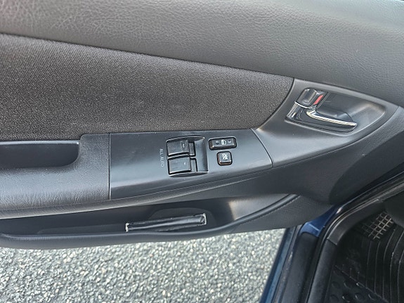 Toyota Corolla 14 of 16