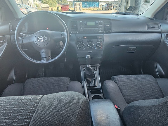 Toyota Corolla 12 of 16