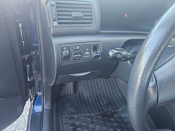 Toyota Corolla 13 of 16