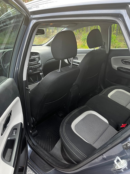 Kia Ceed 12 of 12