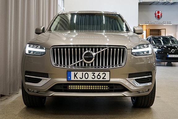 Volvo XC90 5 of 27