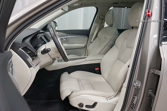 Volvo XC90 9 of 27